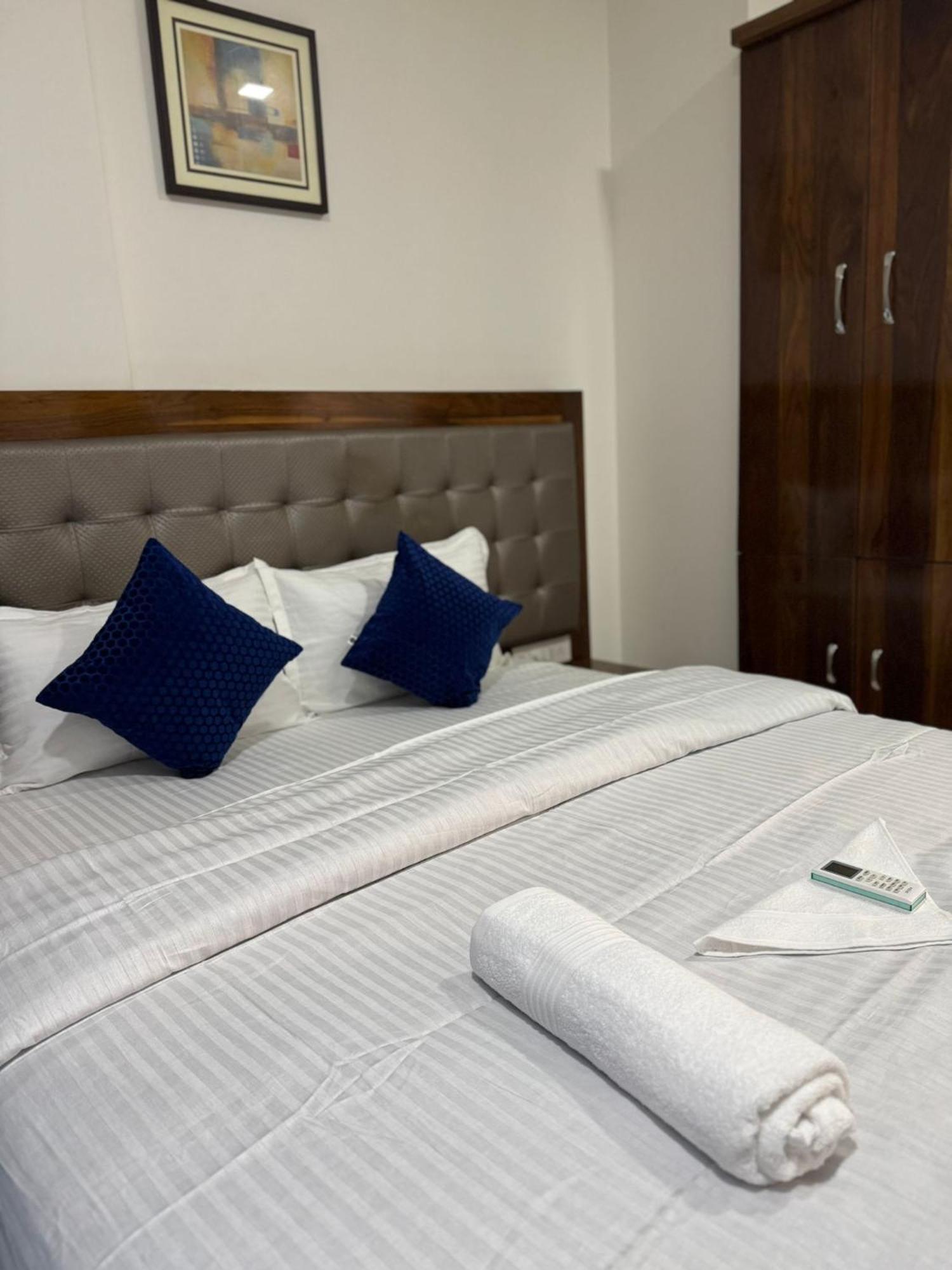 Luna Spaces- Near Mumbai International Airport Экстерьер фото