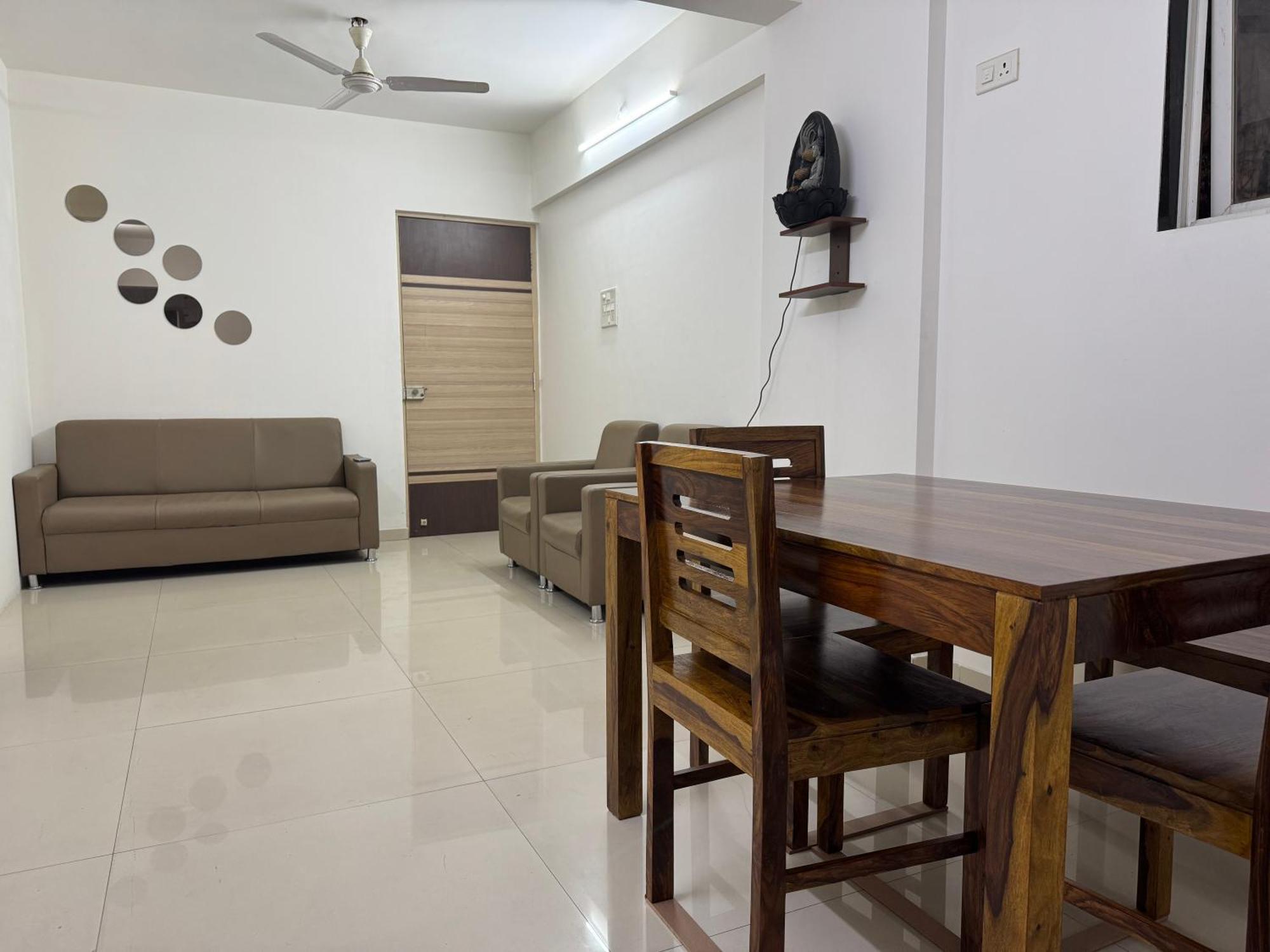 Luna Spaces- Near Mumbai International Airport Экстерьер фото