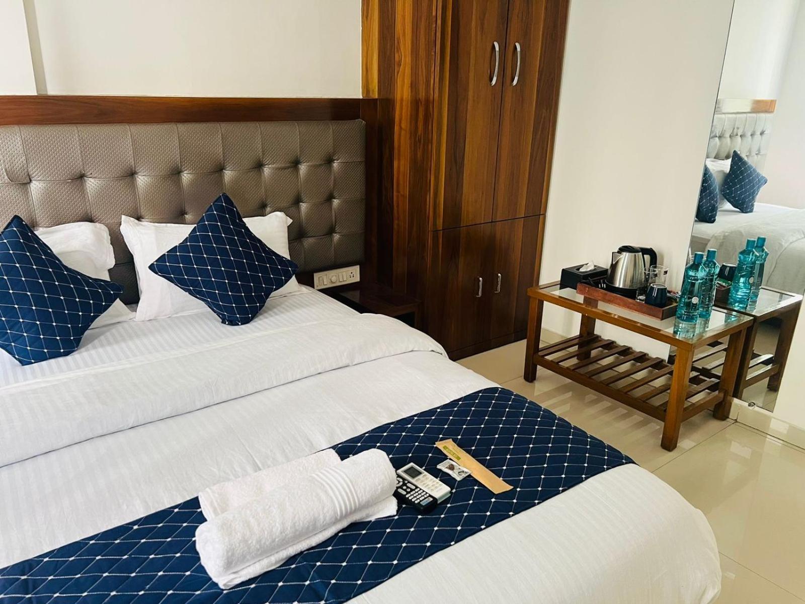 Luna Spaces- Near Mumbai International Airport Экстерьер фото